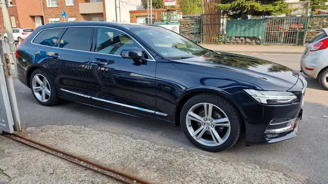 Volvo V90 view 2