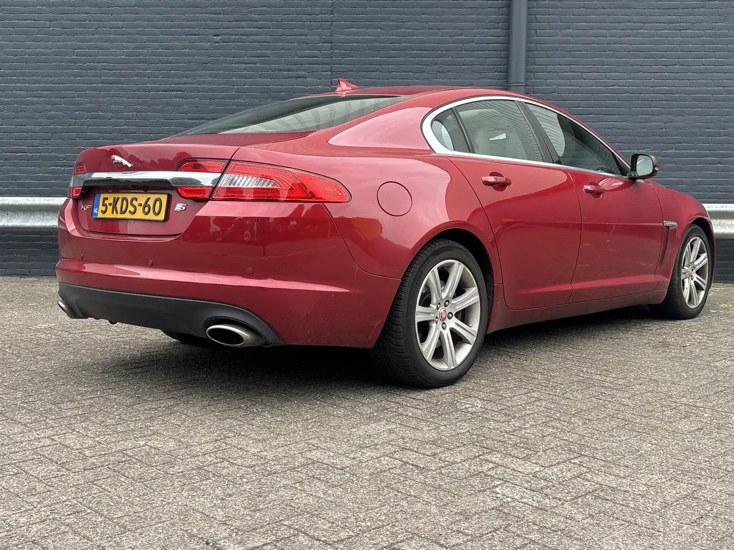 Jaguar XF 3.0D S Premium Business Edition Automaat | Pano | Rood - 2