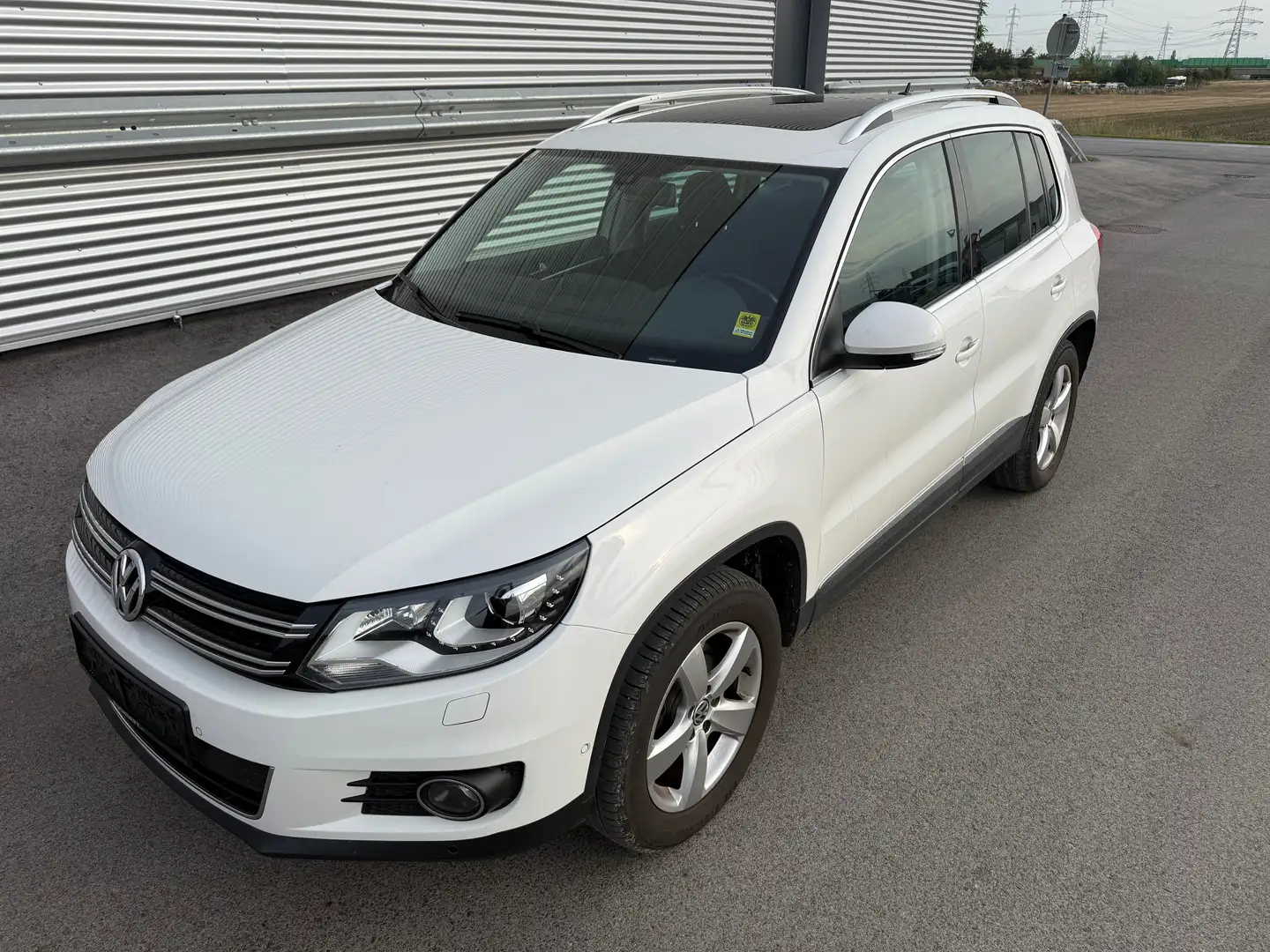 Volkswagen Tiguan 1,4 TSI Sky BMT ID:10 Wit - 1