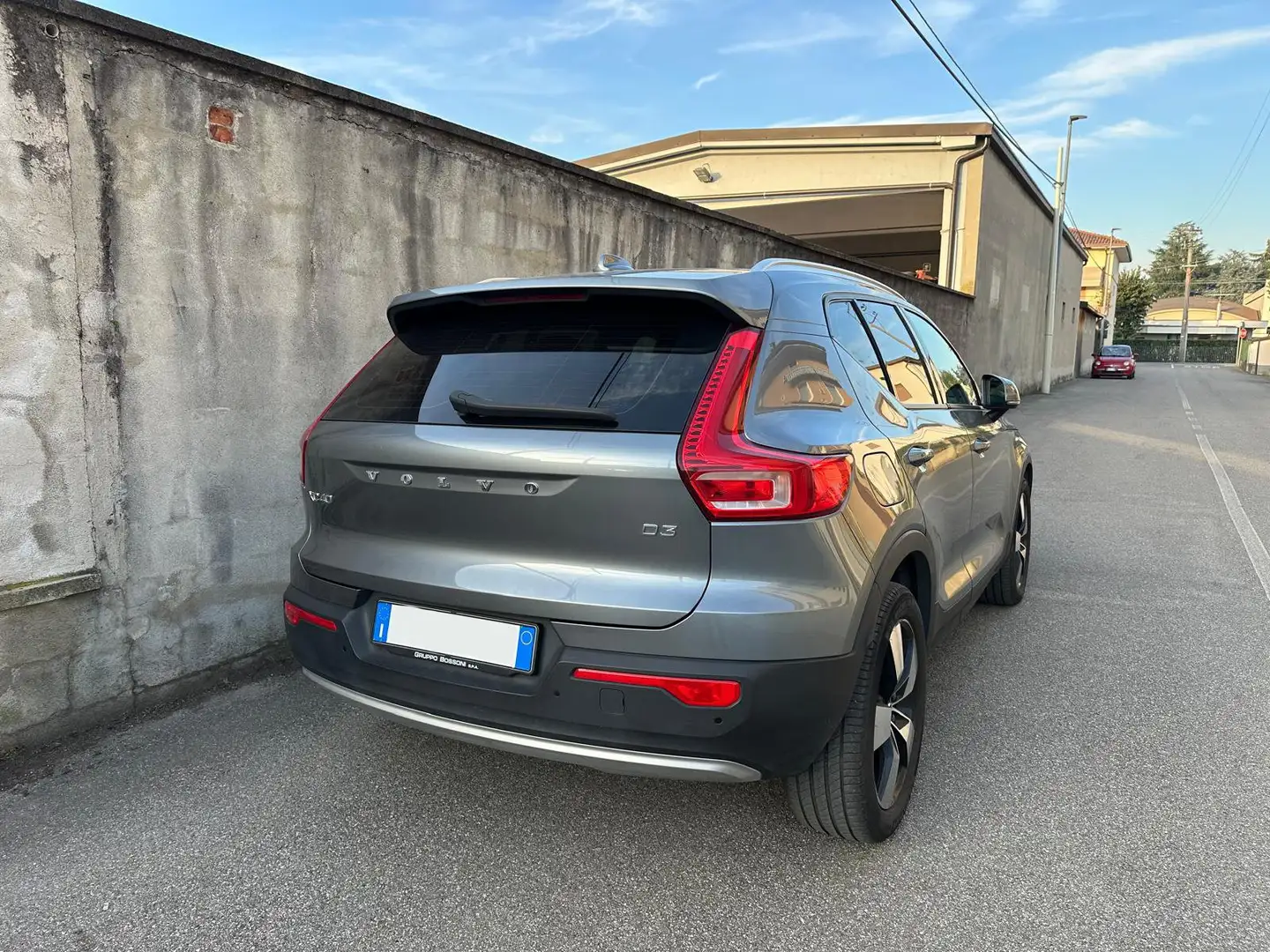 Volvo XC40 XC40 2.0 d3 Momentum geartronic Grigio - 2