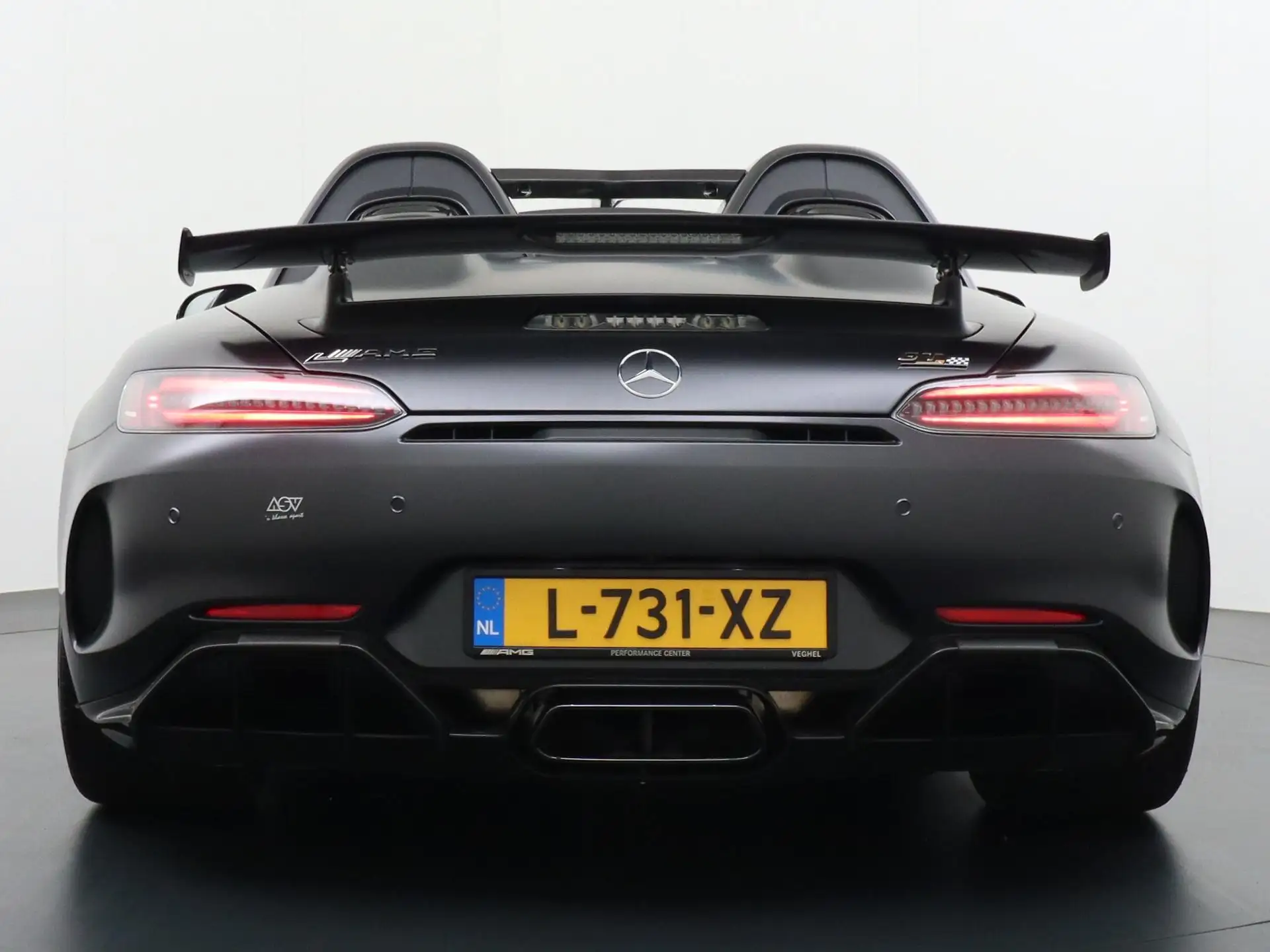벤츠 AMG GT R 2020 건메탈 사진 4