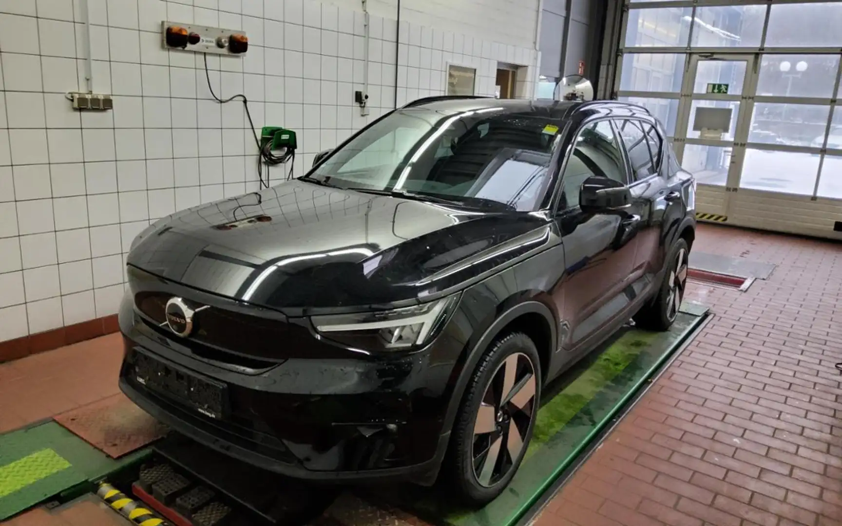 Volvo XC40 PURE ELECTRIC ULTIMATE PANO+LEDER+STANDHZ+ Grau - 2