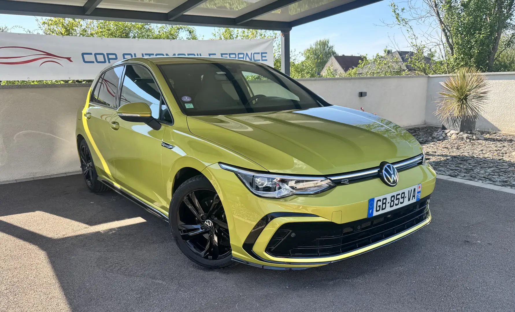 Volkswagen Golf R-Line 1.5 eTSI 150 DSG7 Geel - 1