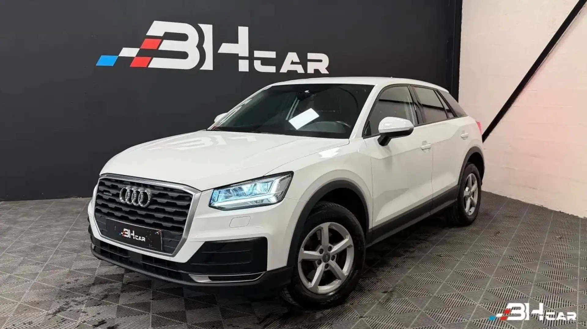 Audi Q2 2.0 TDI 190 DESIGN QUATTRO S-TRONIC / Suivi COMPLET / Origine FRANCE Blanc - 1