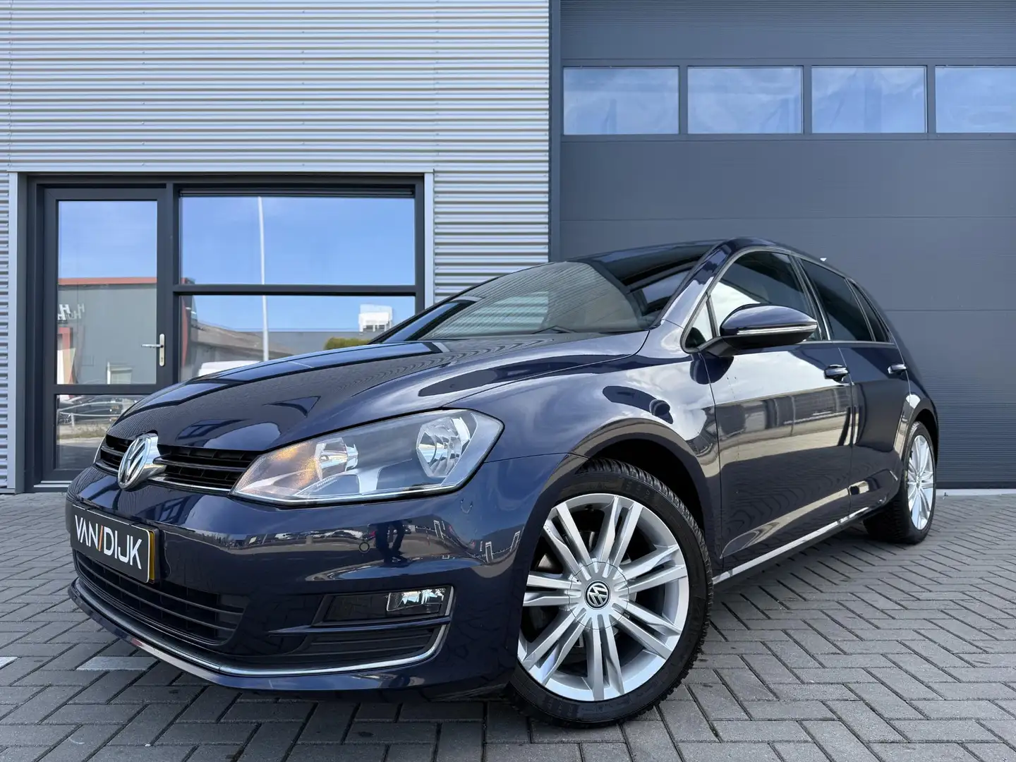 Volkswagen Golf 1.2 TSI BNS Edition Connected ✓Navigatie ✓Camera ✓ Blauw - 2