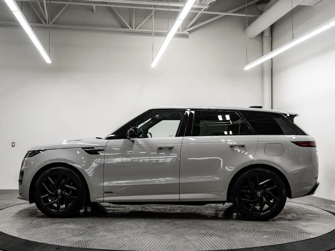 Land Rover Range Rover Sport снимка Land Rover Range Rover Sport