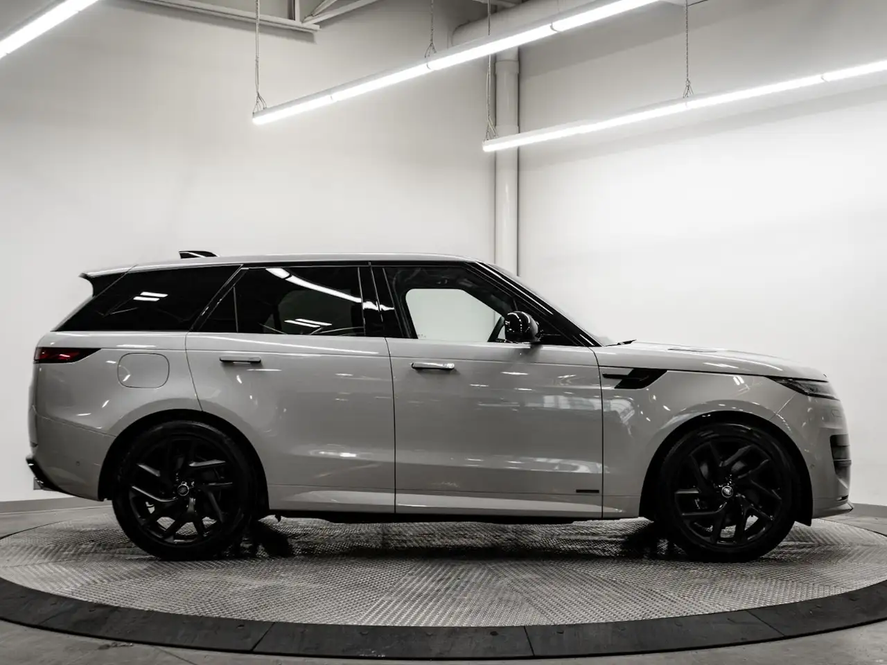 Land Rover Range Rover Sport снимка Land Rover Range Rover Sport