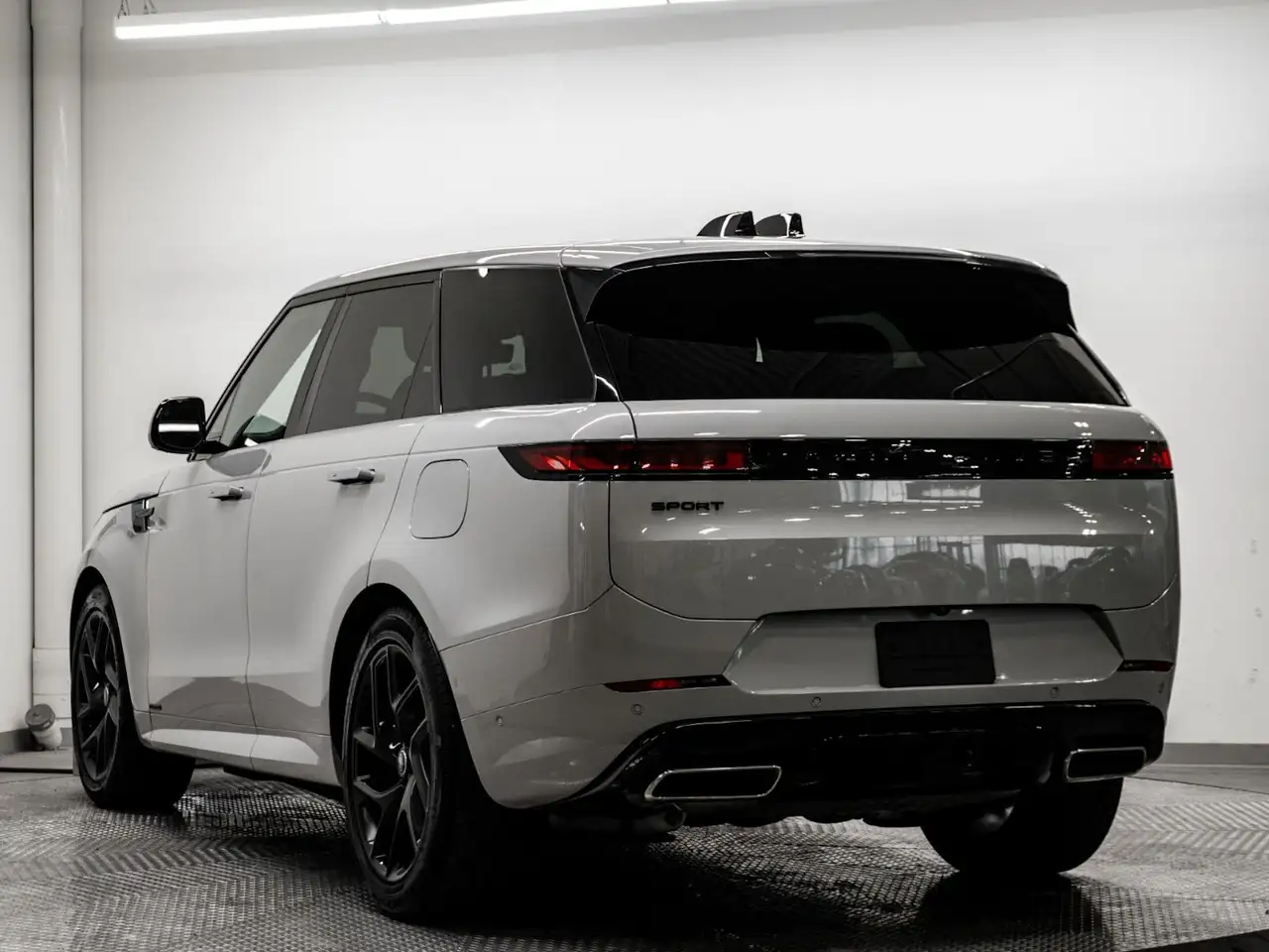 Land Rover Range Rover Sport снимка Land Rover Range Rover Sport
