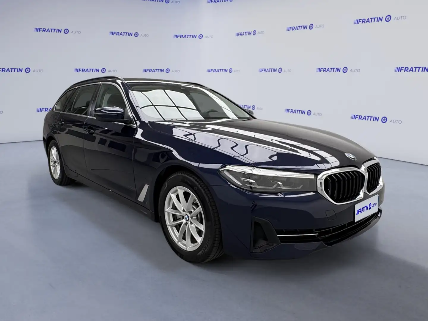 BMW 520 520d 48V xDrive Touring Business Blu/Azzurro - 2