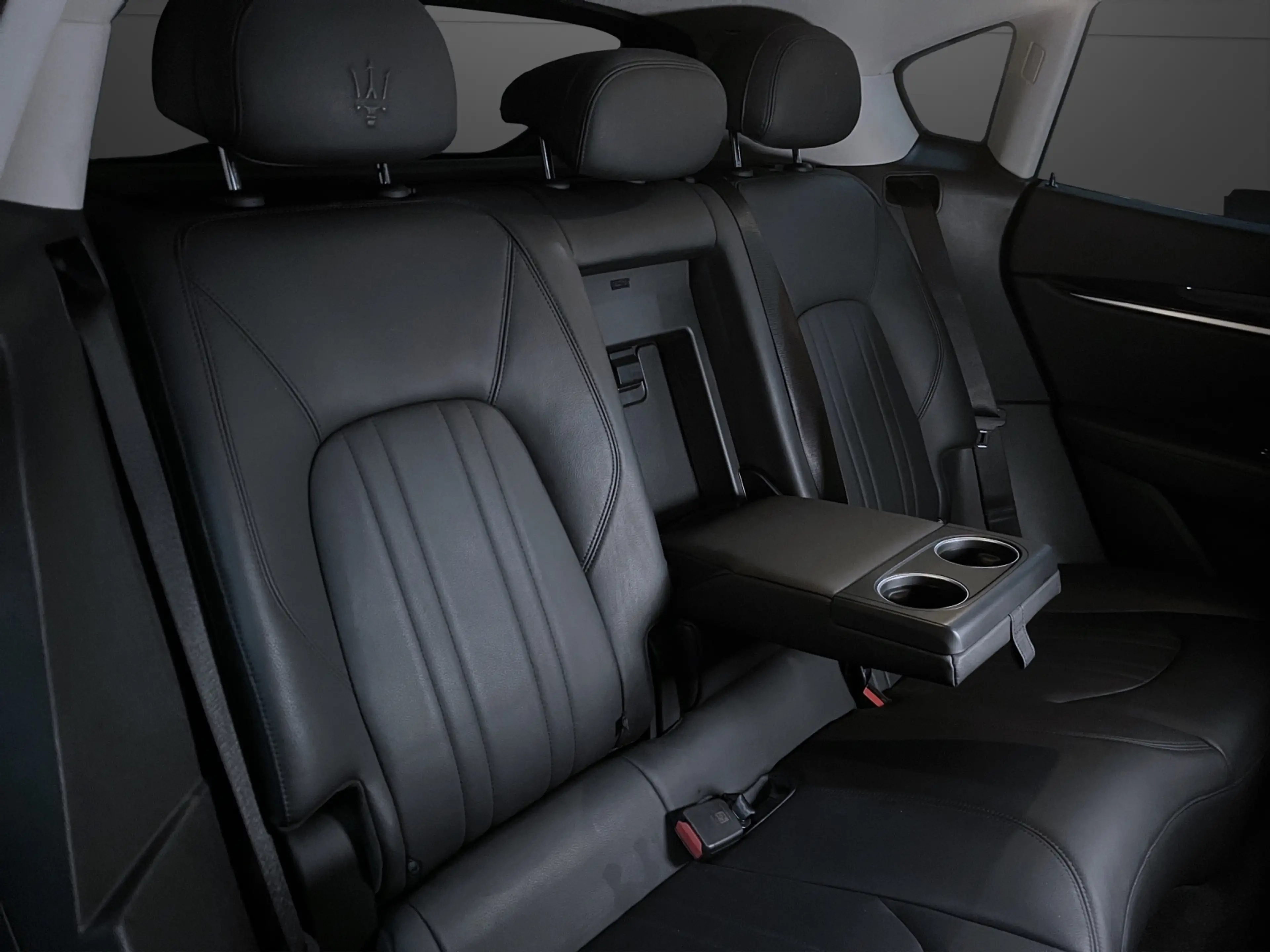 Maserati Levante Diesel MY20 — photo 10