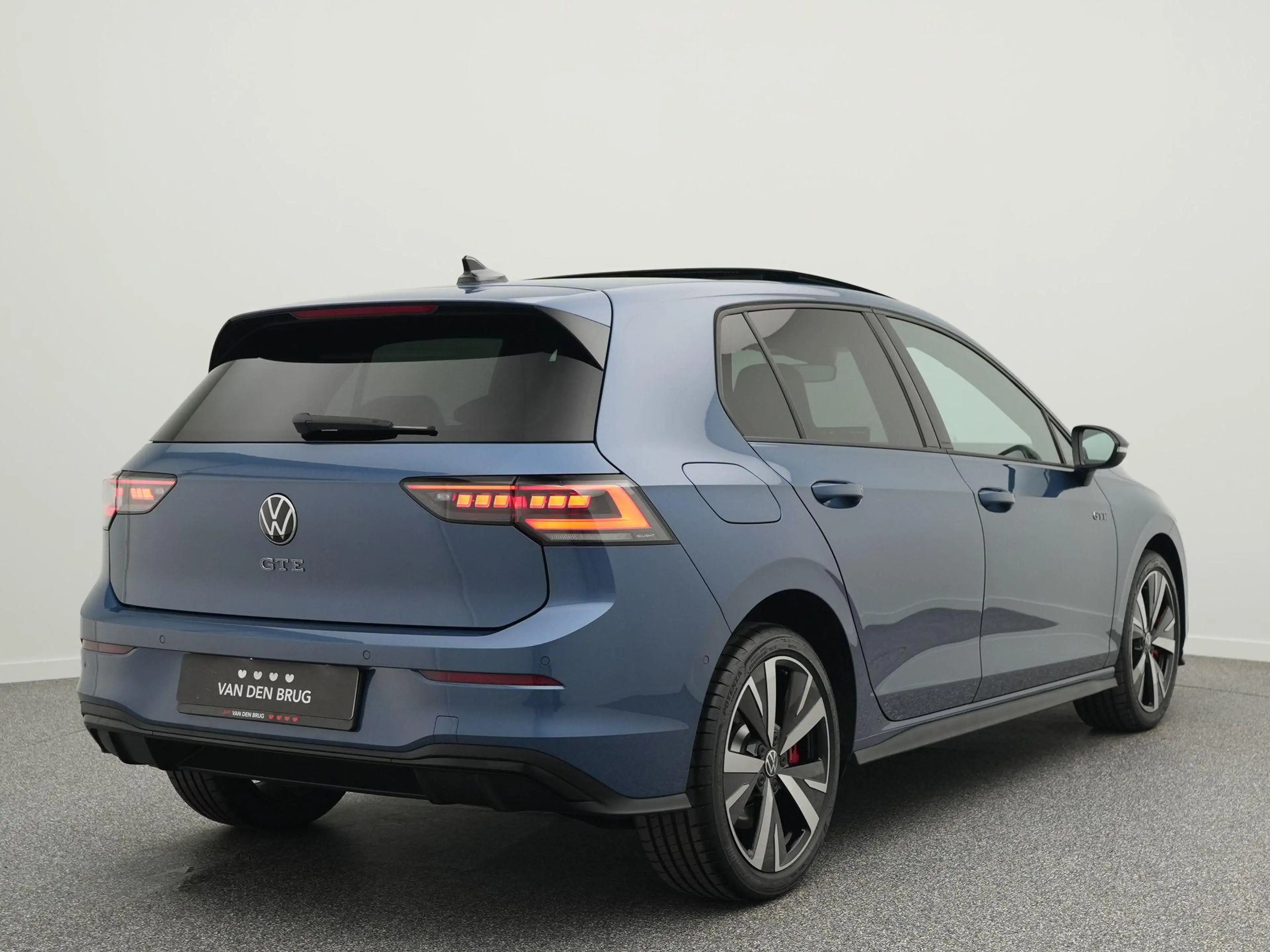 Volkswagen Golf GTE 1.5 eHybrid 272 PK | Panoramadak | Trekhaak | DCC — photo 2