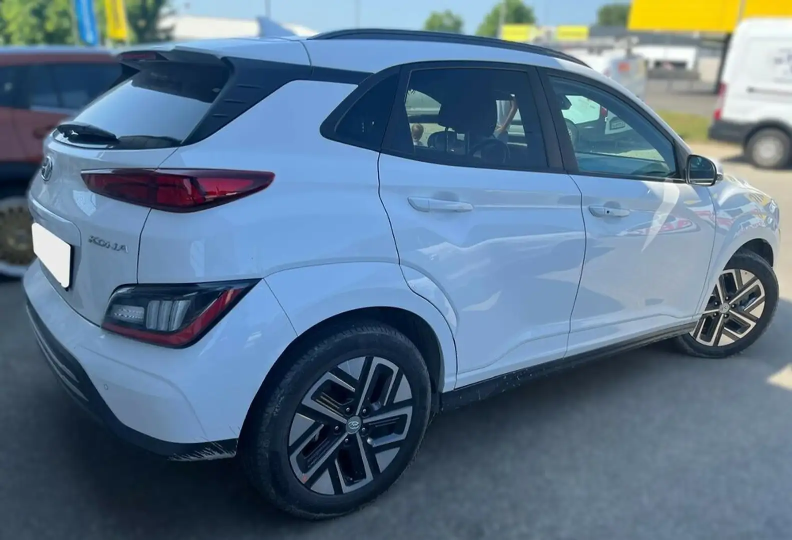 Hyundai KONA E-KONA *Edition 30+* 39kWH Weiß - 2
