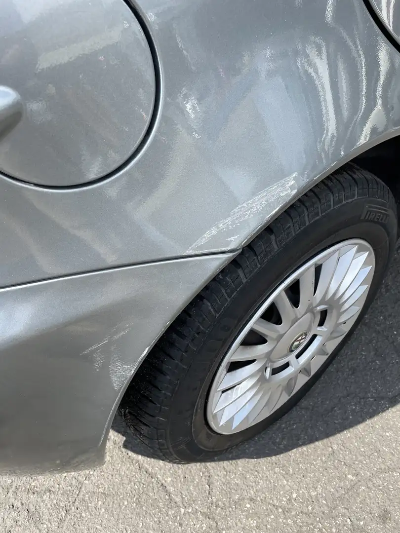 Alfa Romeo 147 5p 1.6 ts Distinctive 105cv - 2