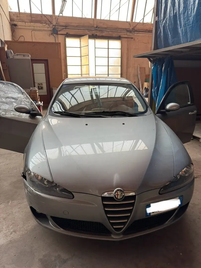 Alfa Romeo 147 5p 1.6 ts Distinctive 105cv - 1