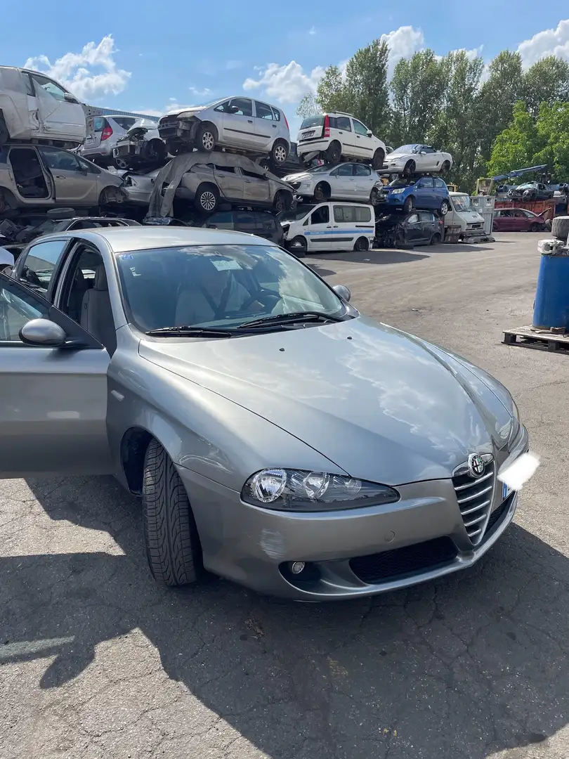 Alfa Romeo 147 5p 1.6 ts Distinctive 105cv - 1