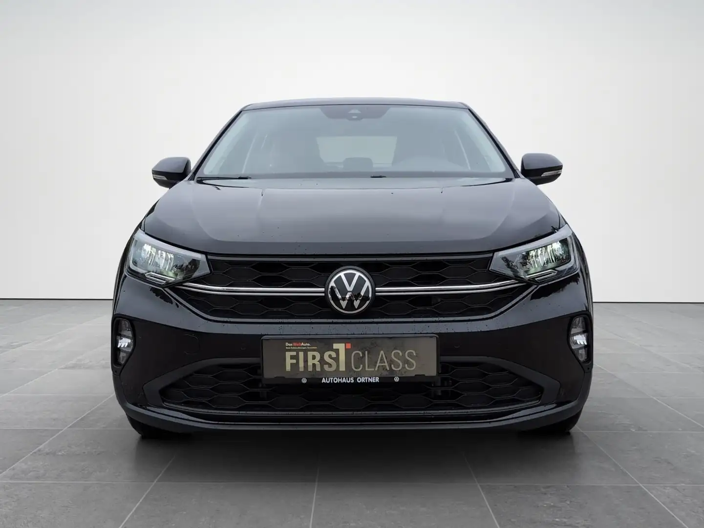 Volkswagen Taigo 4Me TSI Schwarz - 2