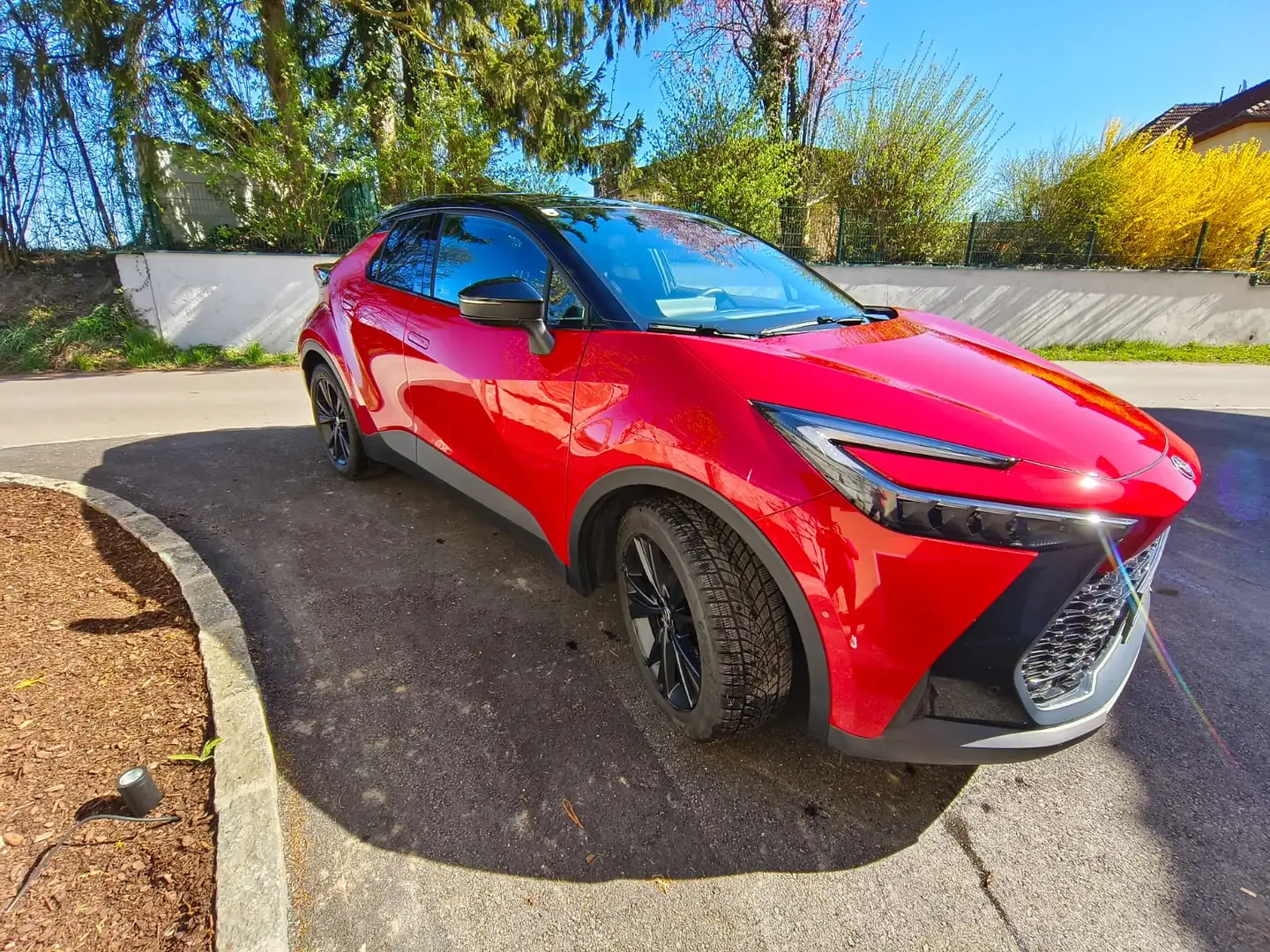 Toyota C-HR+ 2,0 2WD Lounge Plug-In Hybrid Rot - 2