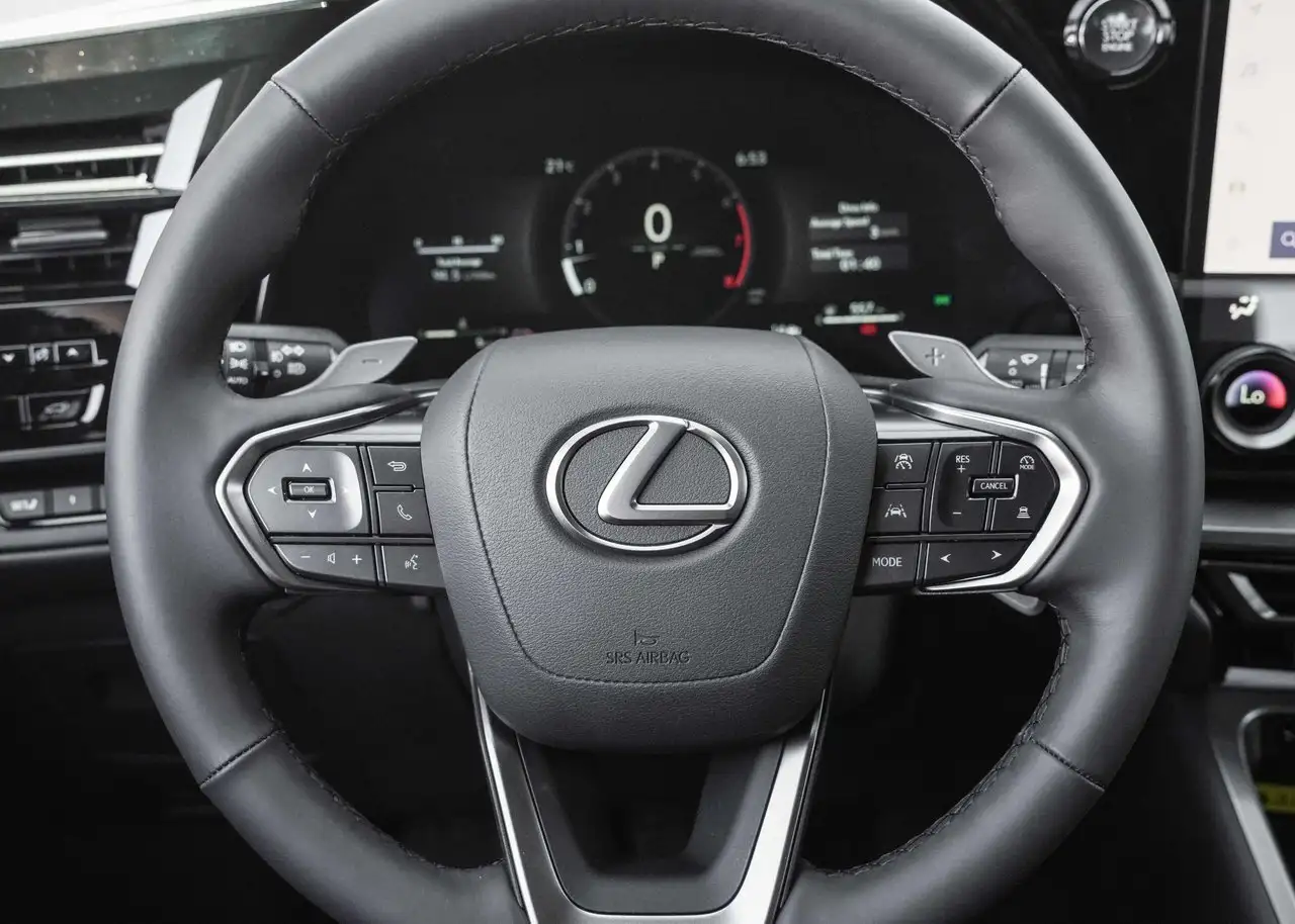 Lexus TX снимка Lexus TX