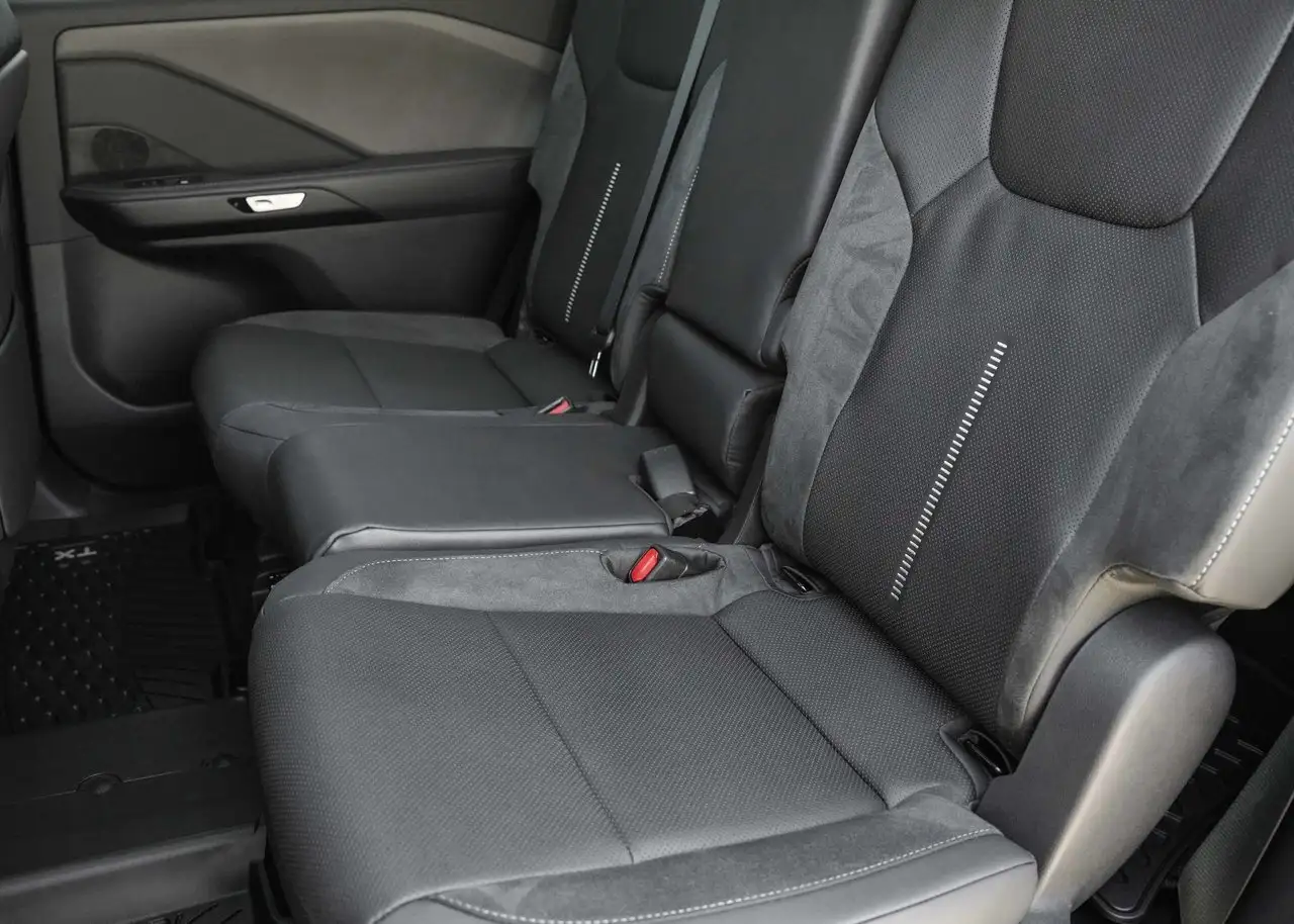 Lexus TX снимка Lexus TX