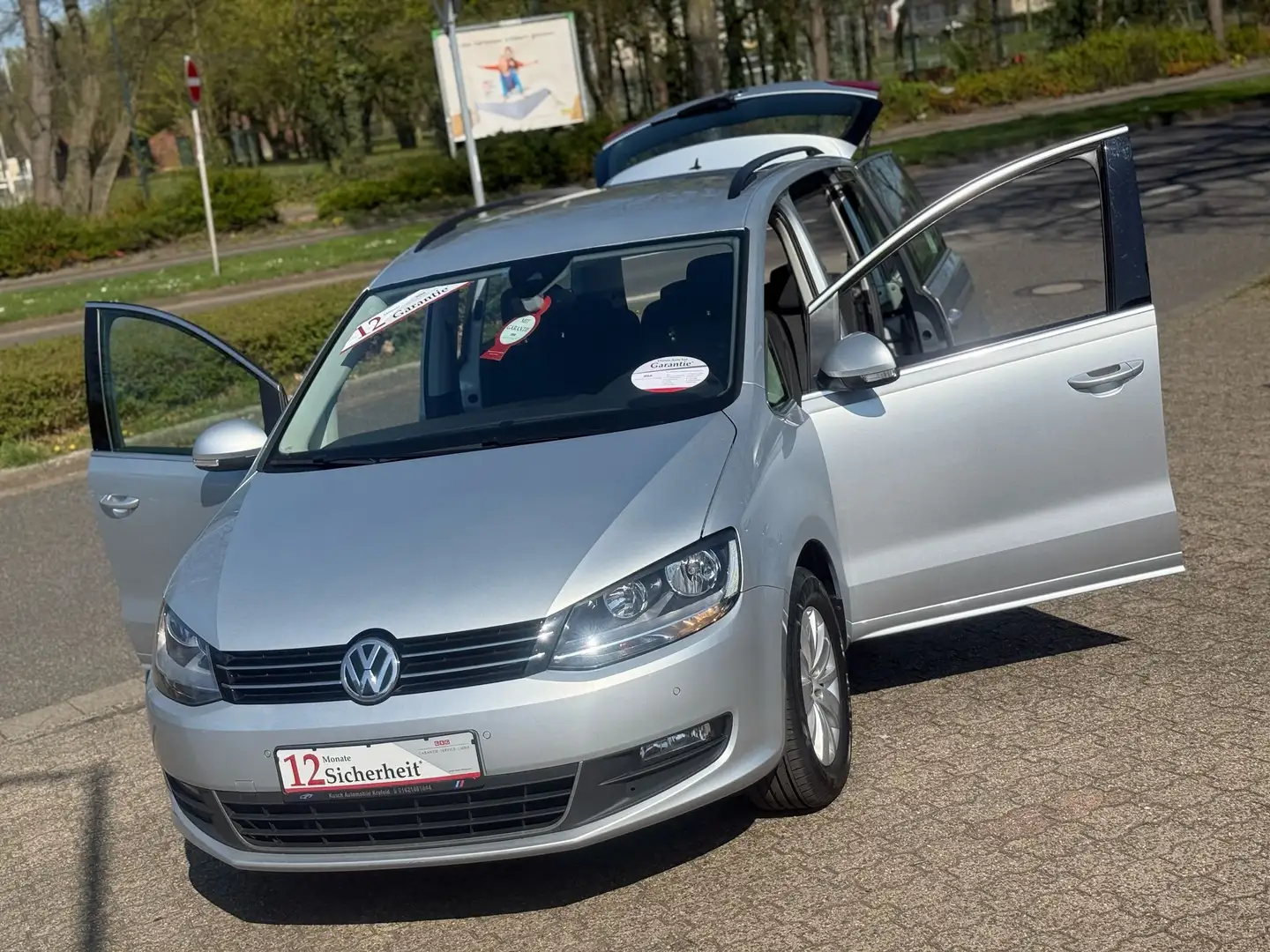 Volkswagen Sharan Comfortline BMT/Start-Stopp DSG Navi PDC 1 Hand Grau - 1