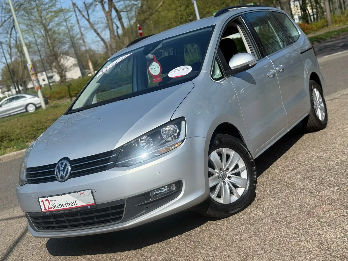 Volkswagen Sharan Comfortline BMT/Start-Stopp DSG Navi PDC 1 Hand Grau - 2