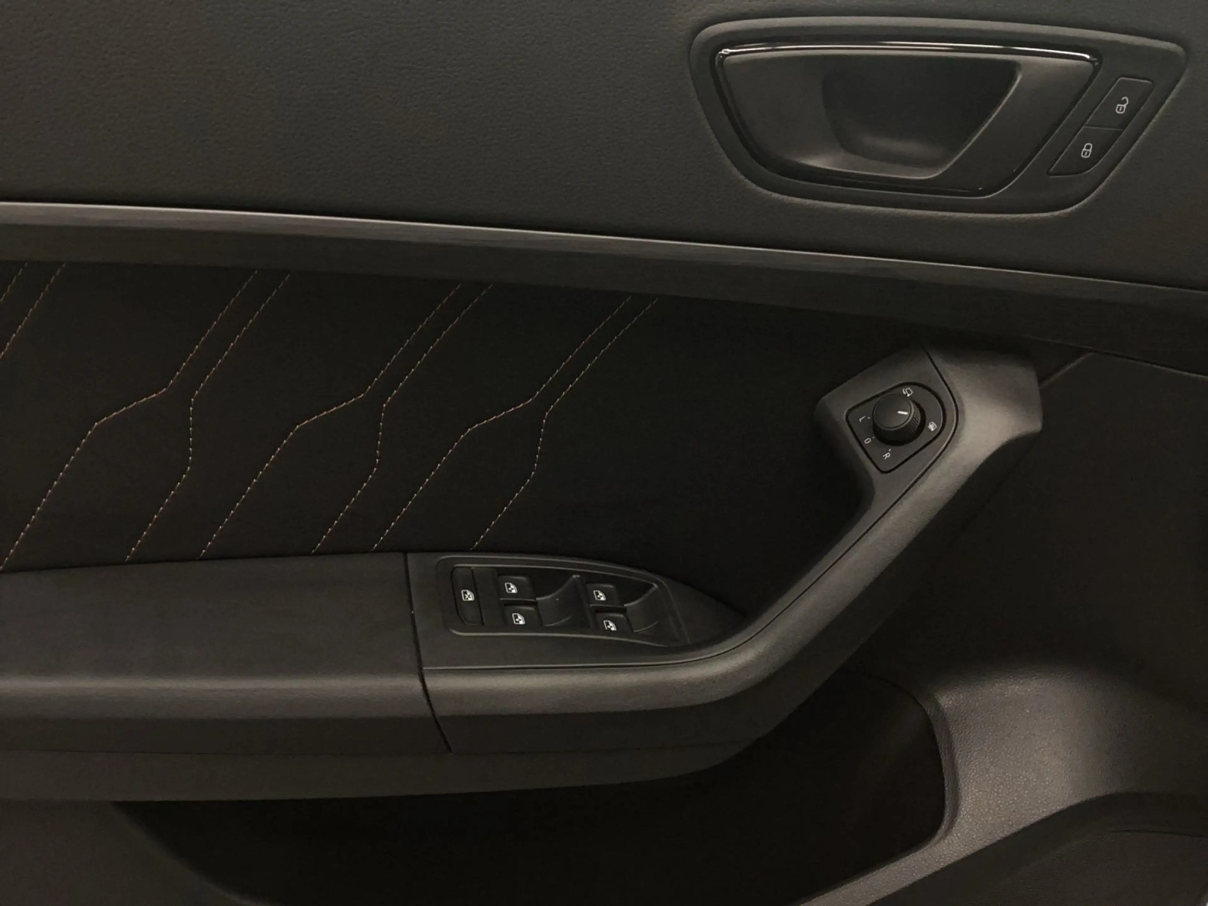 CUPRA Ateca 2.0 TSI DSG VZ 4DRIVE AREA VIEW NAVI AHK L — photo 8