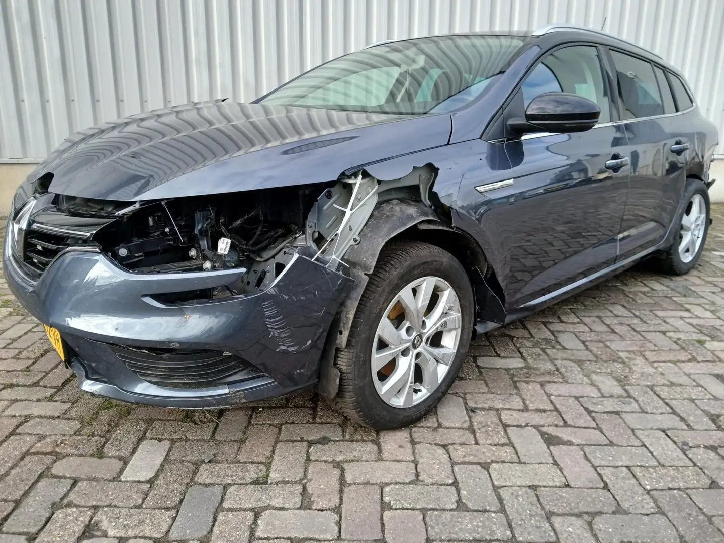 Renault Megane Estate 1.3 TCe Limited - Frontschade - Links Achte Grijs - 2