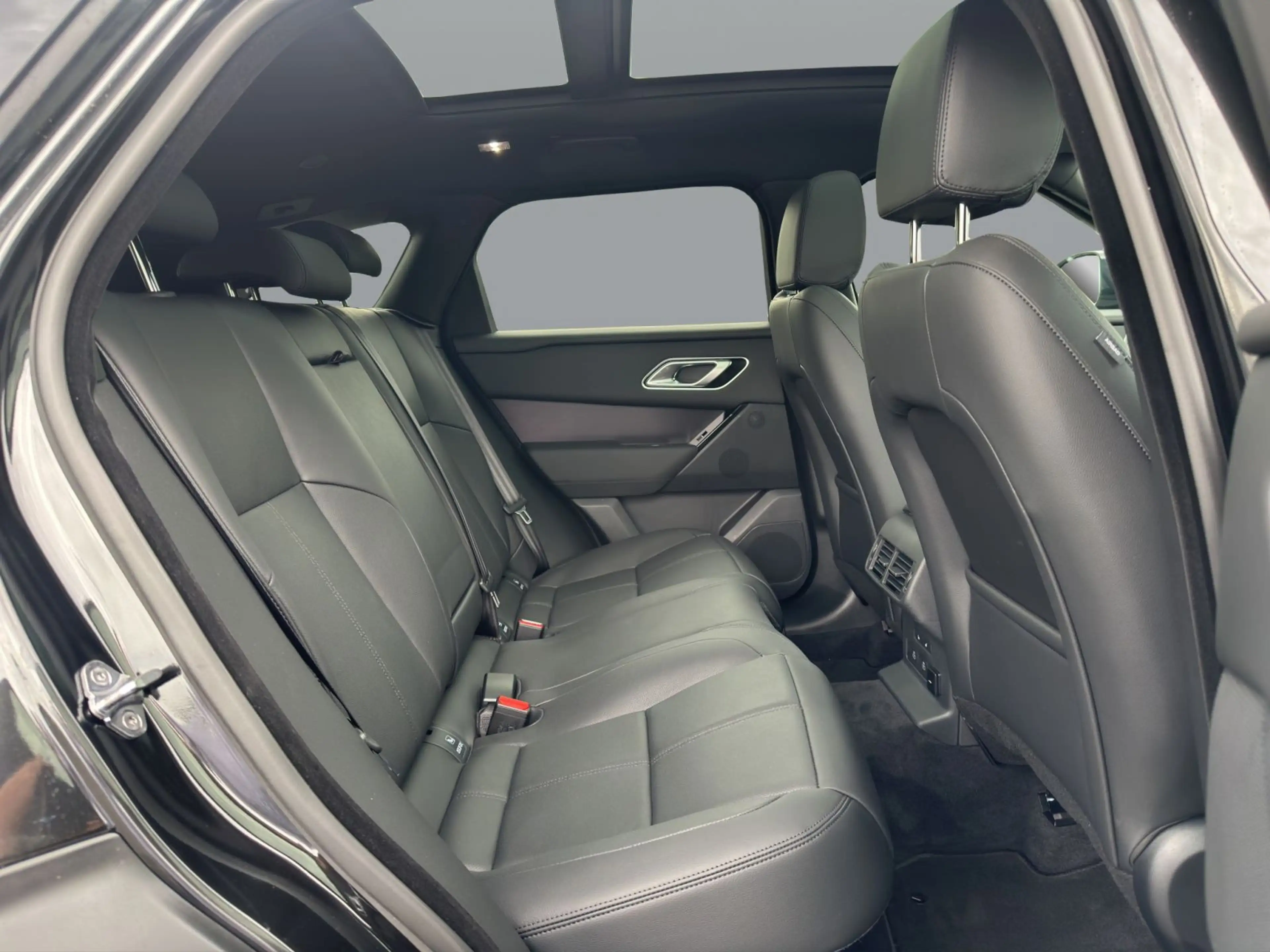 Land Rover Range Rover Velar D300 Dynamic SE AHK Luftfahrwe — photo 5