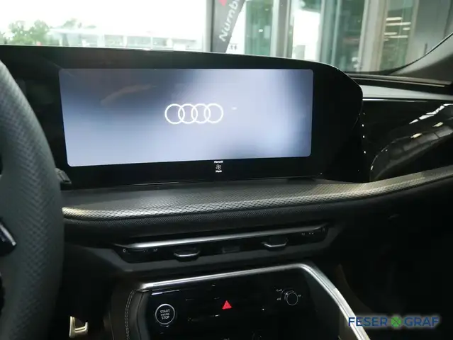 Audi Q5 view 9