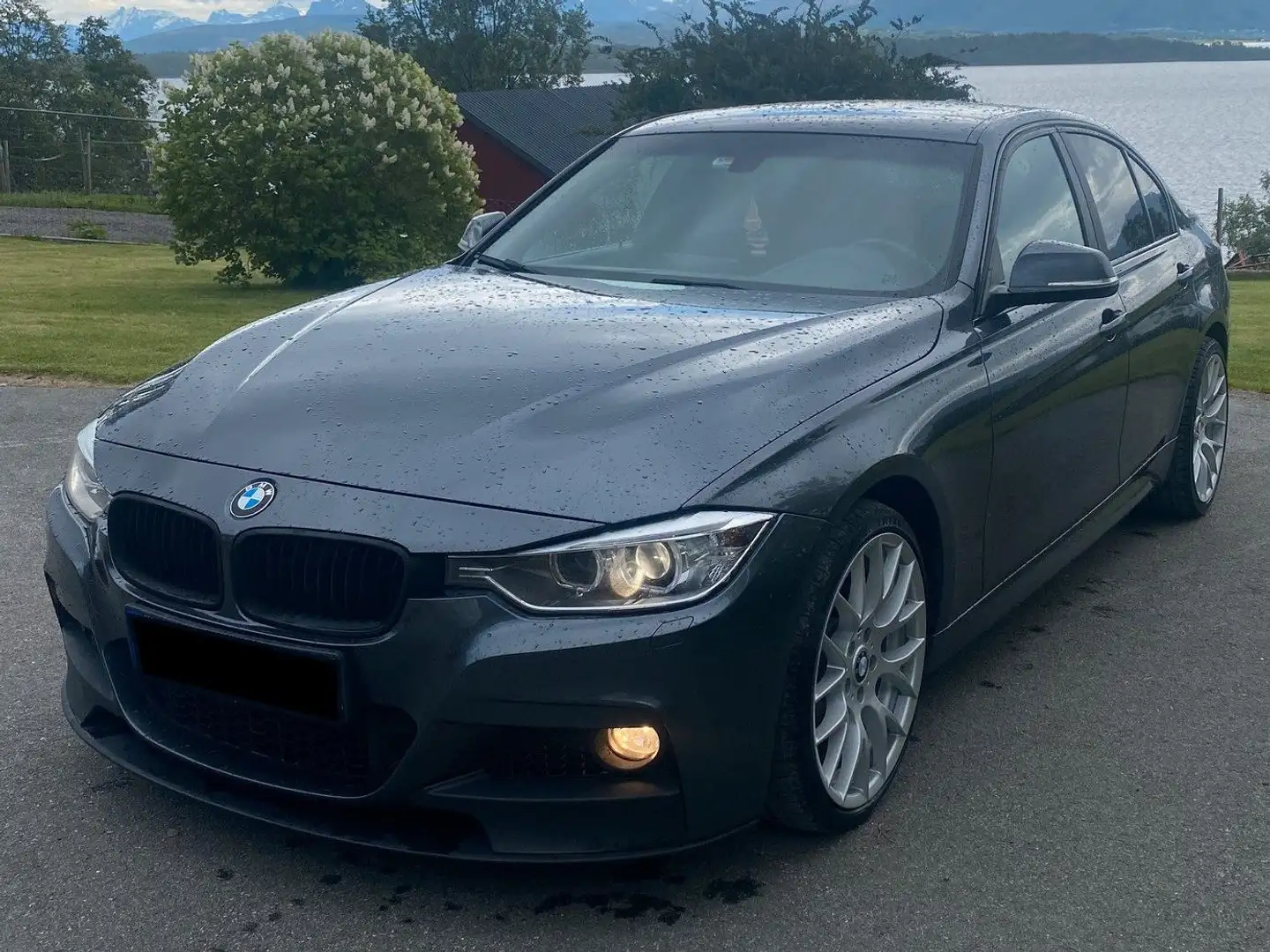 BMW 318 318d Aut. Grau - 1
