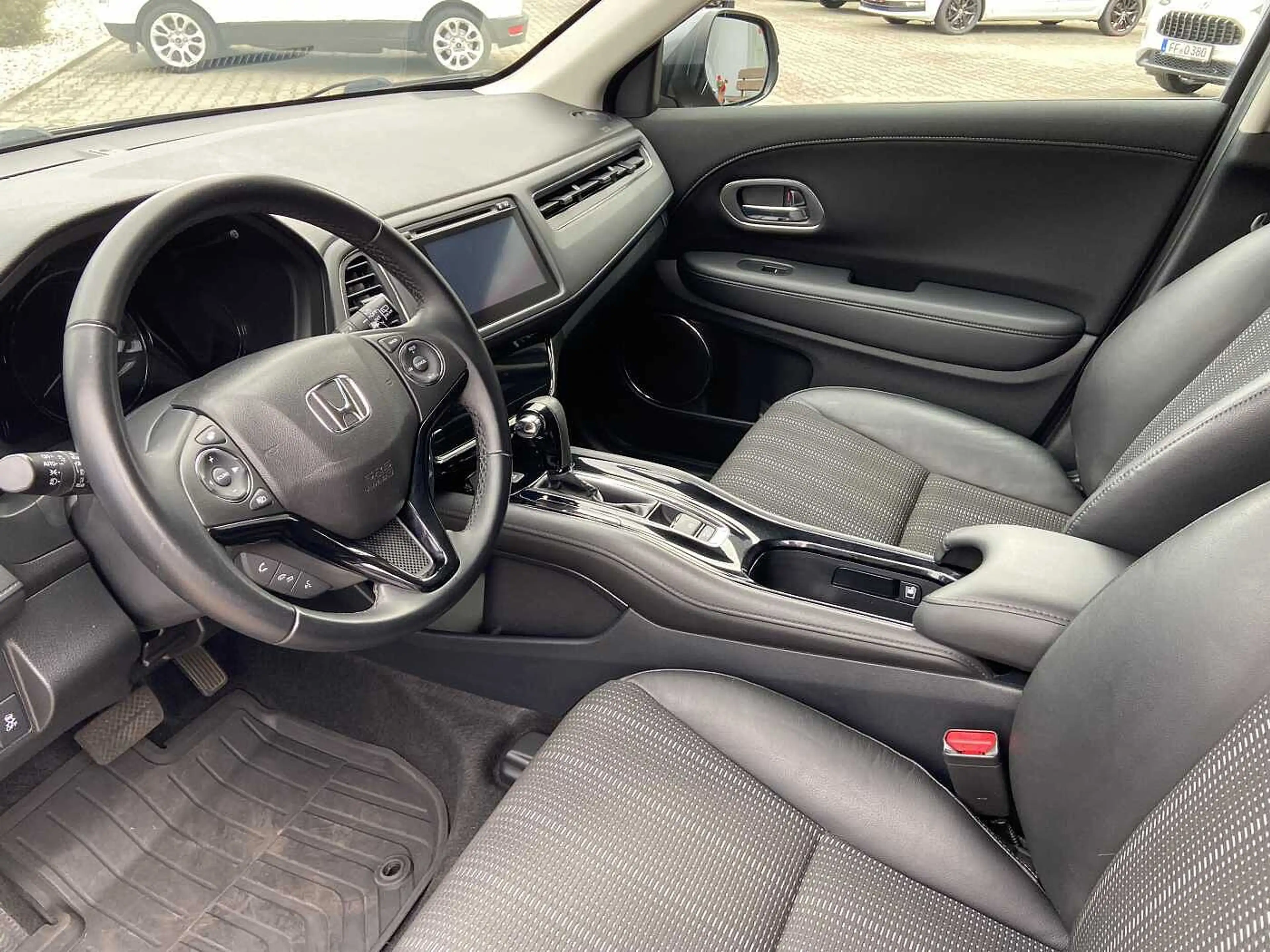 Honda HR-V 1.5 Automatik Executive inkl. Winterräder — photo 10