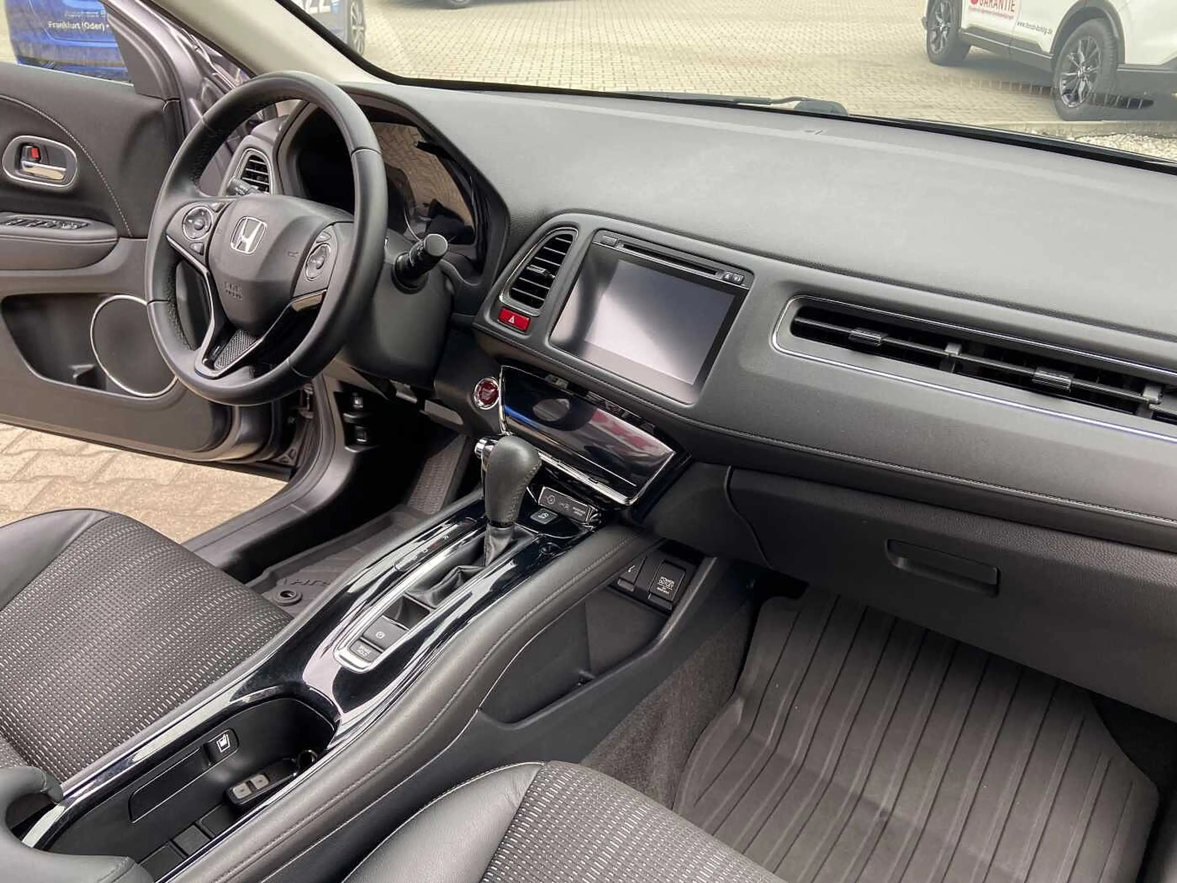 Honda HR-V 1.5 Automatik Executive inkl. Winterräder — photo 13