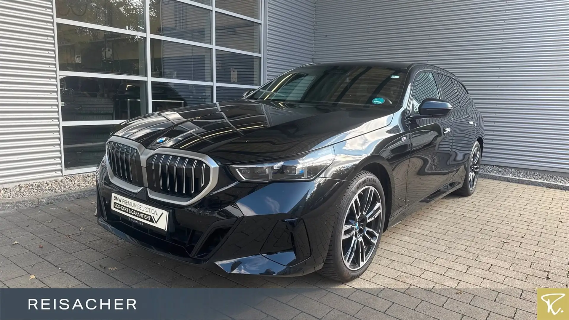 BMW 520 iATouring M-Sport HUD ACC 360° adLED AHK 19" Schwarz - 1