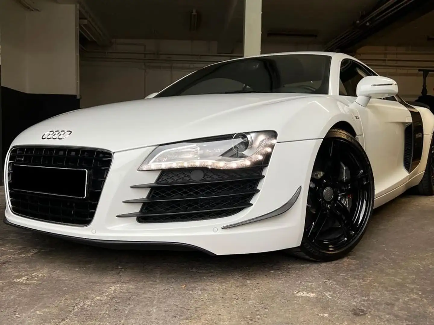 Audi R8 Coupe 4.2 quattro Schalter B&O Carbon Keramik Silber - 2