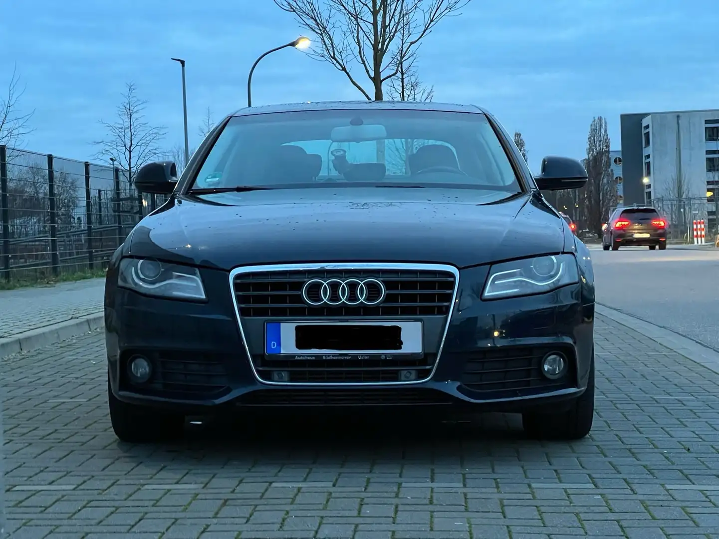 Audi A4 1.8 TFSI Ambiente Blau - 2