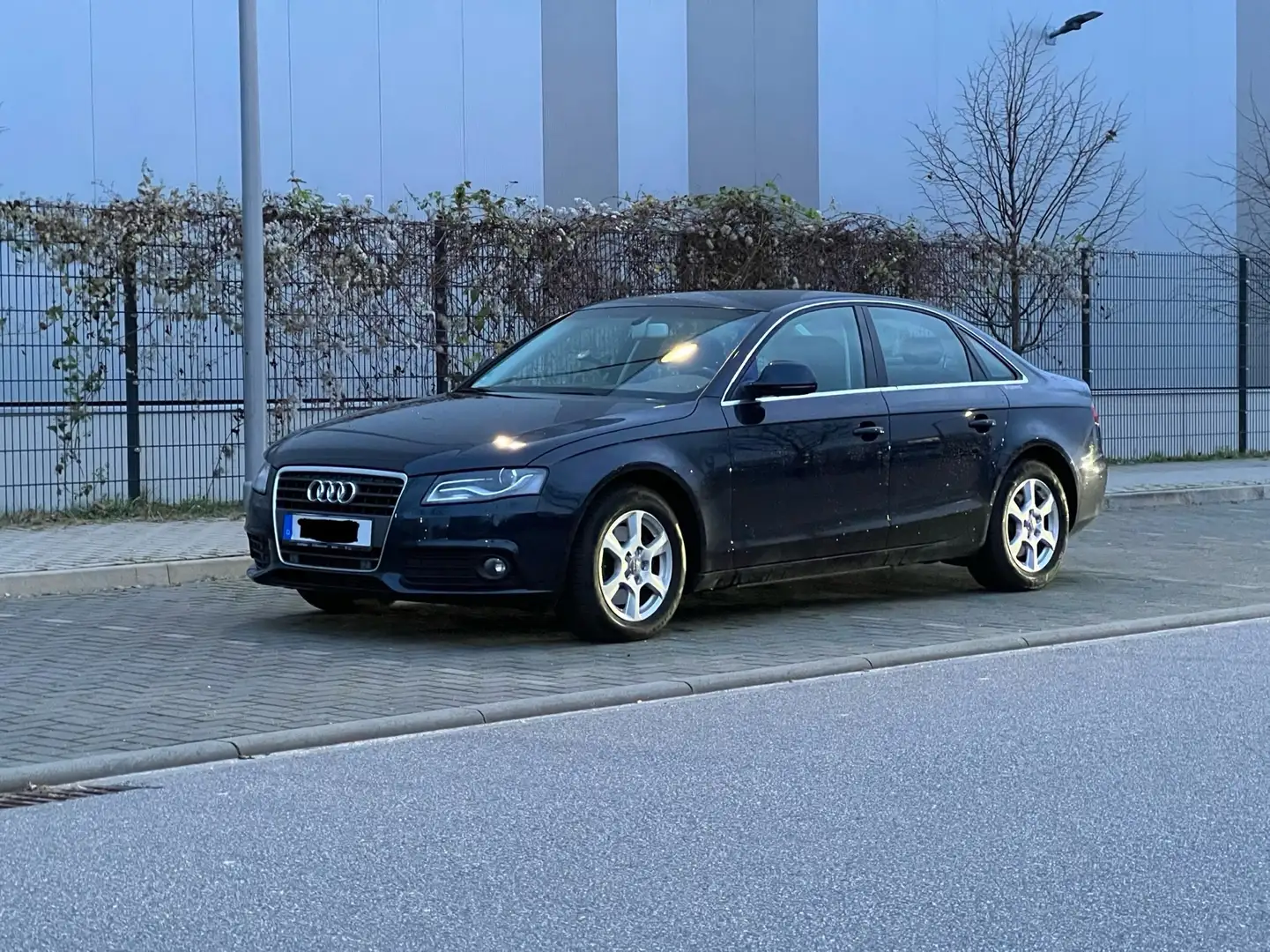 Audi A4 1.8 TFSI Ambiente Blau - 1