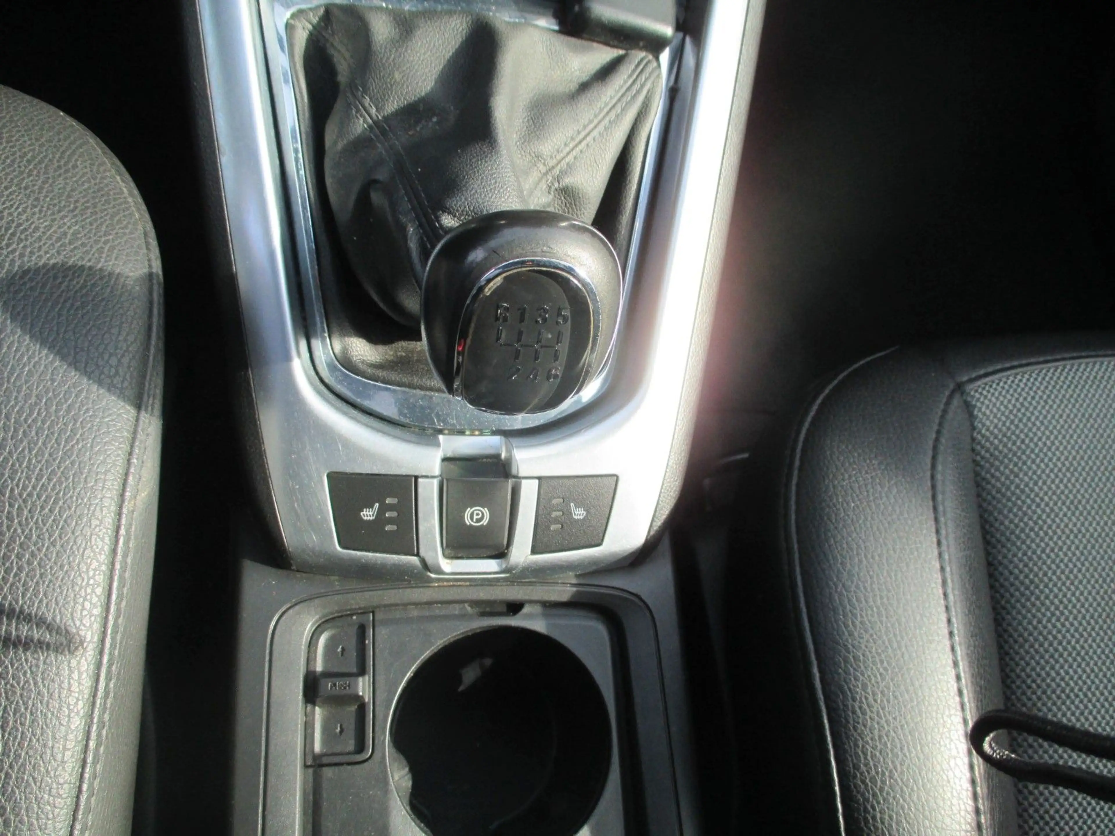Opel Antara Design Edition 4x2 — photo 9