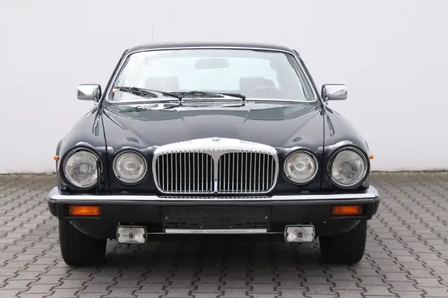 Jaguar Daimler Double Six Serie 3 mit 2 Jahren Garantie