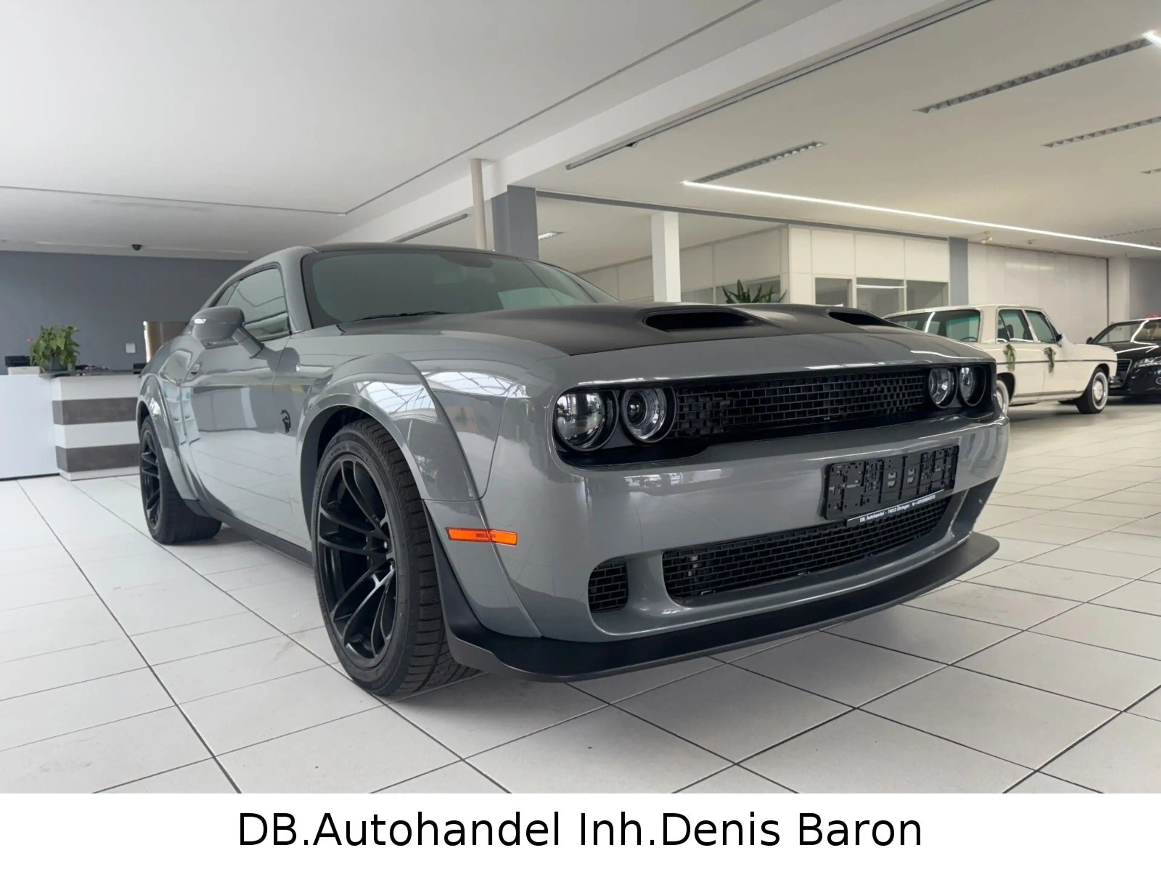 Dodge Challenger 6.4 V8 SRT Scat Pack Widebody — photo 3