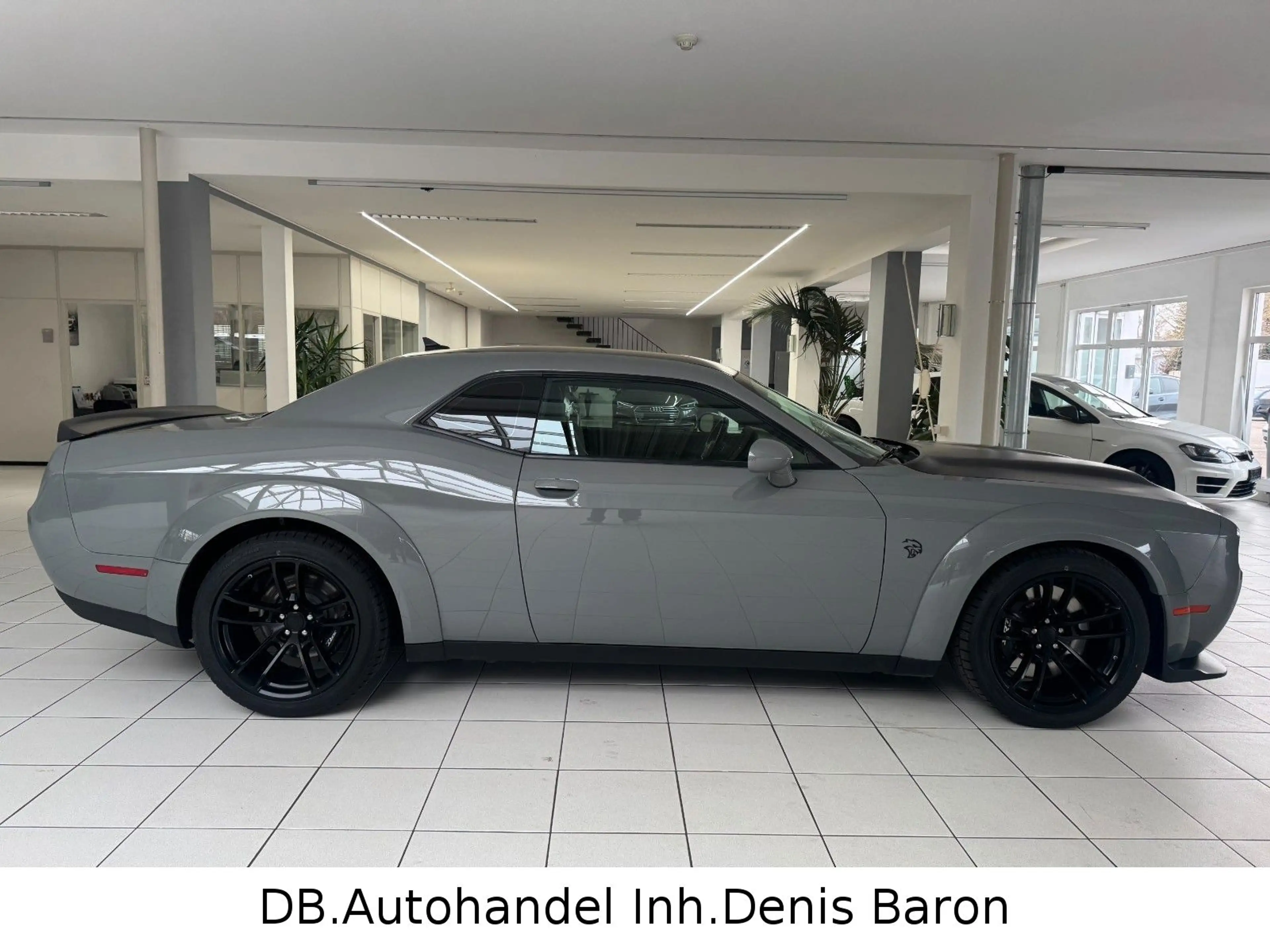 Dodge Challenger 6.4 V8 SRT Scat Pack Widebody — photo 4