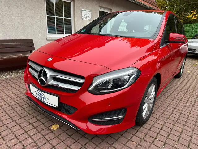 Mercedes-Benz B 180 *AUTOM*NAVI*SITZHZG*WENIG KM*PDC*LED*