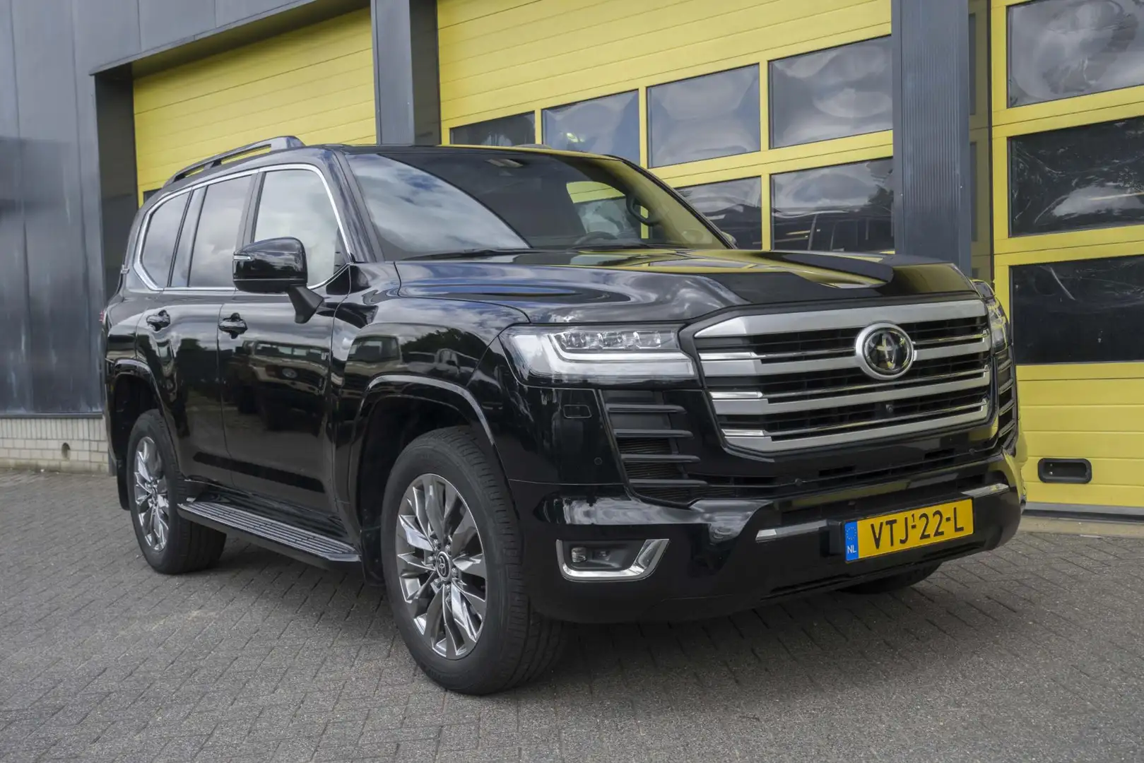 Toyota Land Cruiser 300 70 th anniversary Zwart - 2