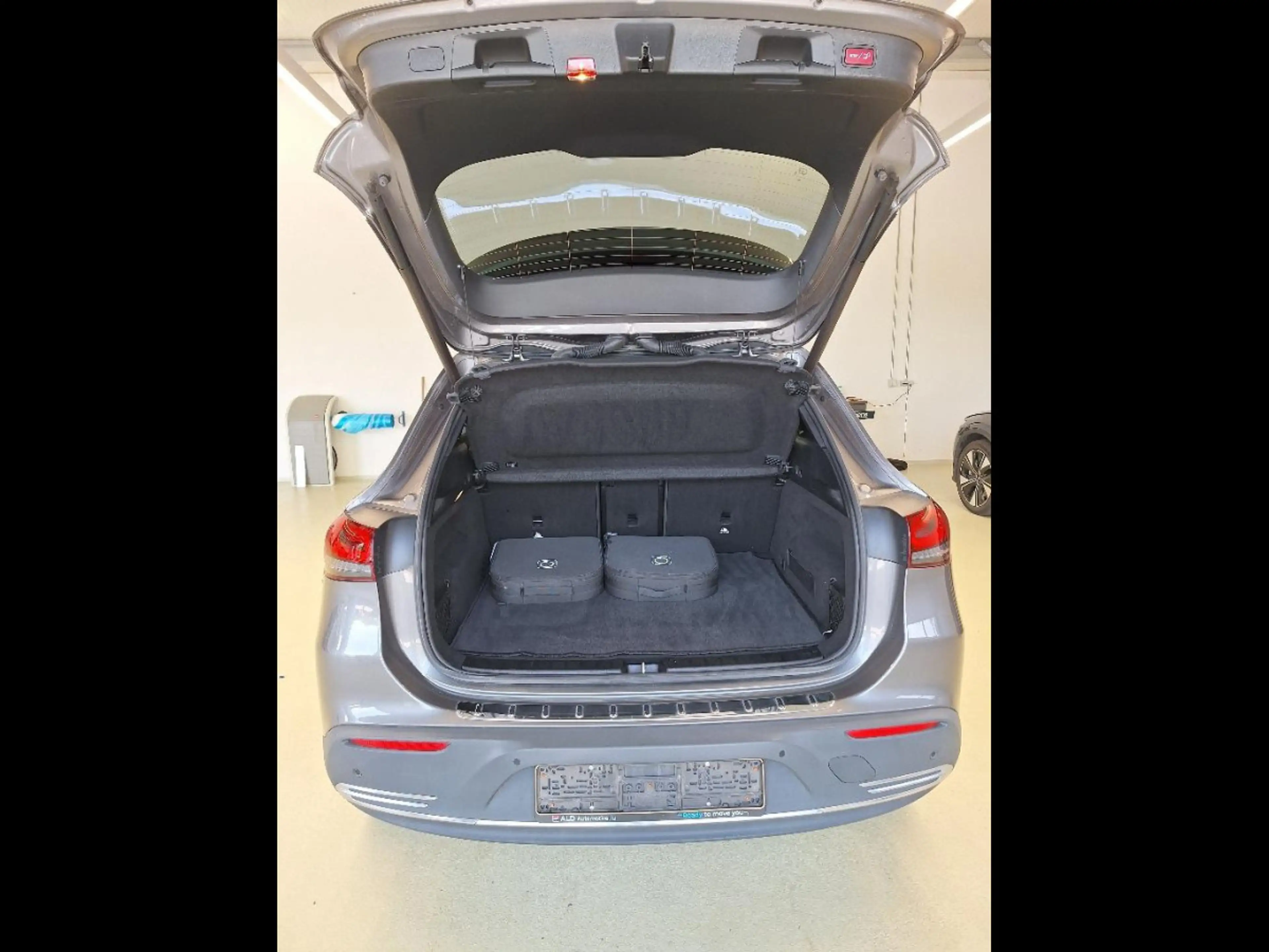 Mercedes-Benz EQA 250 71KWH BUSINESS LINE AUTO *CAM* ACC * HAYON * — photo 10