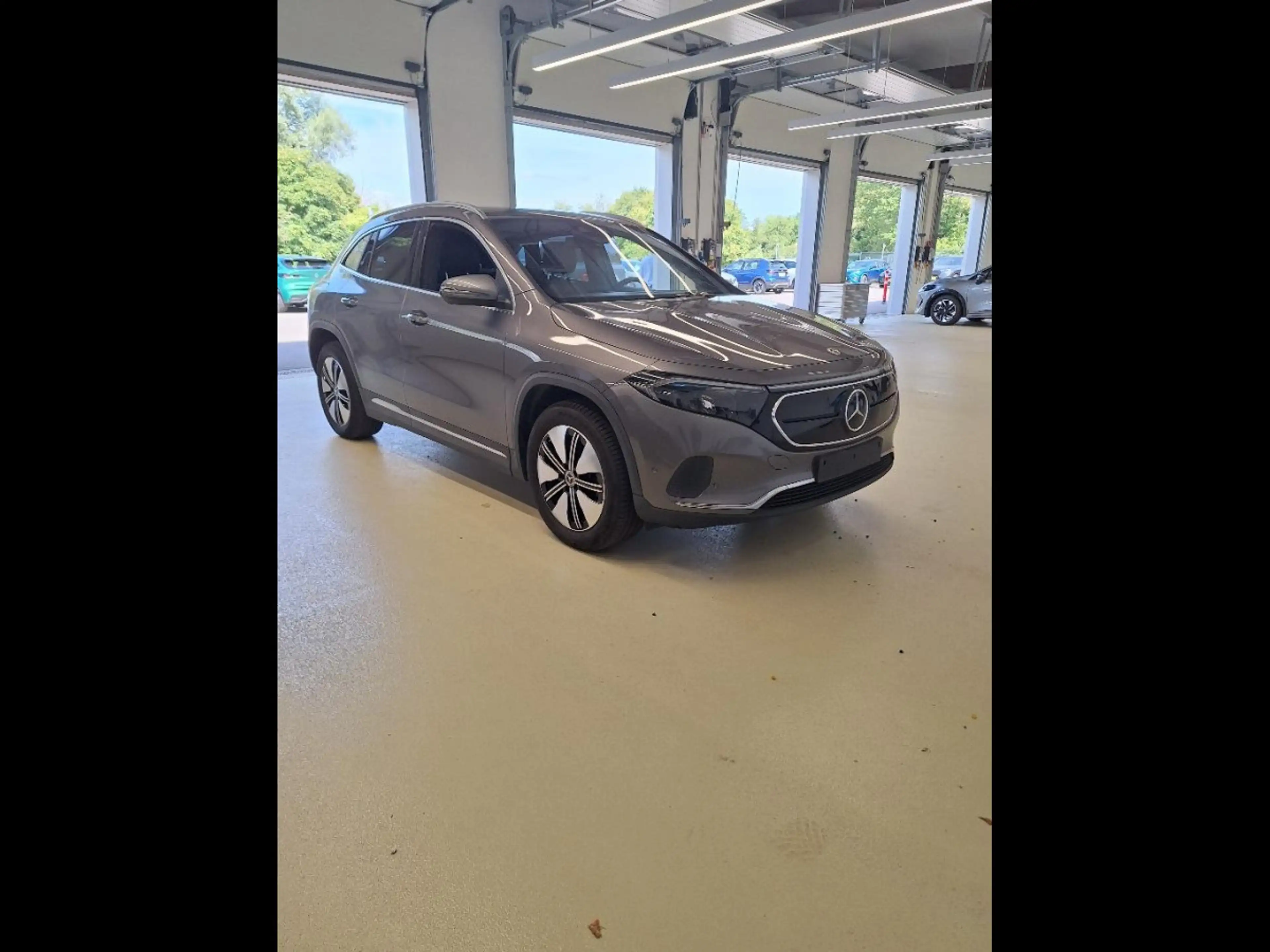 Mercedes-Benz EQA 250 71KWH BUSINESS LINE AUTO *CAM* ACC * HAYON * — photo 2