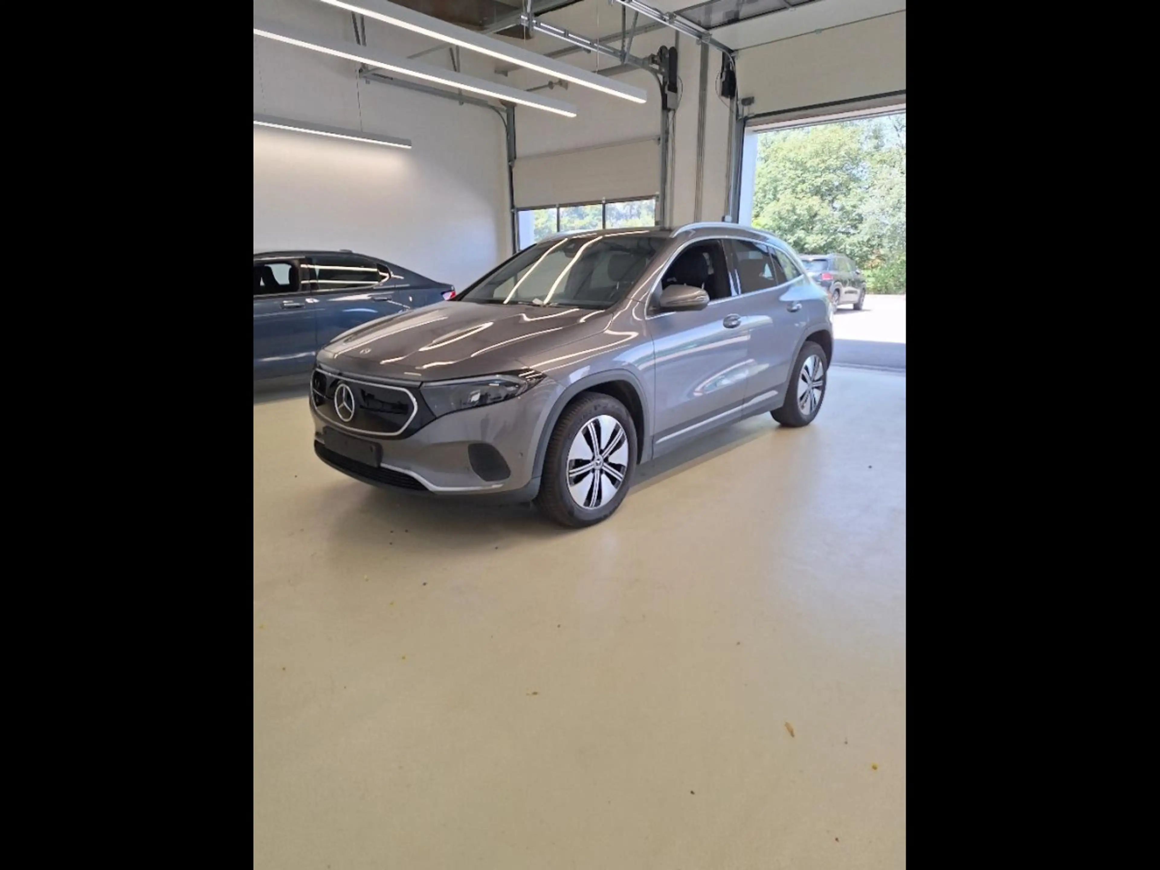 Mercedes-Benz EQA 250 71KWH BUSINESS LINE AUTO *CAM* ACC * HAYON *