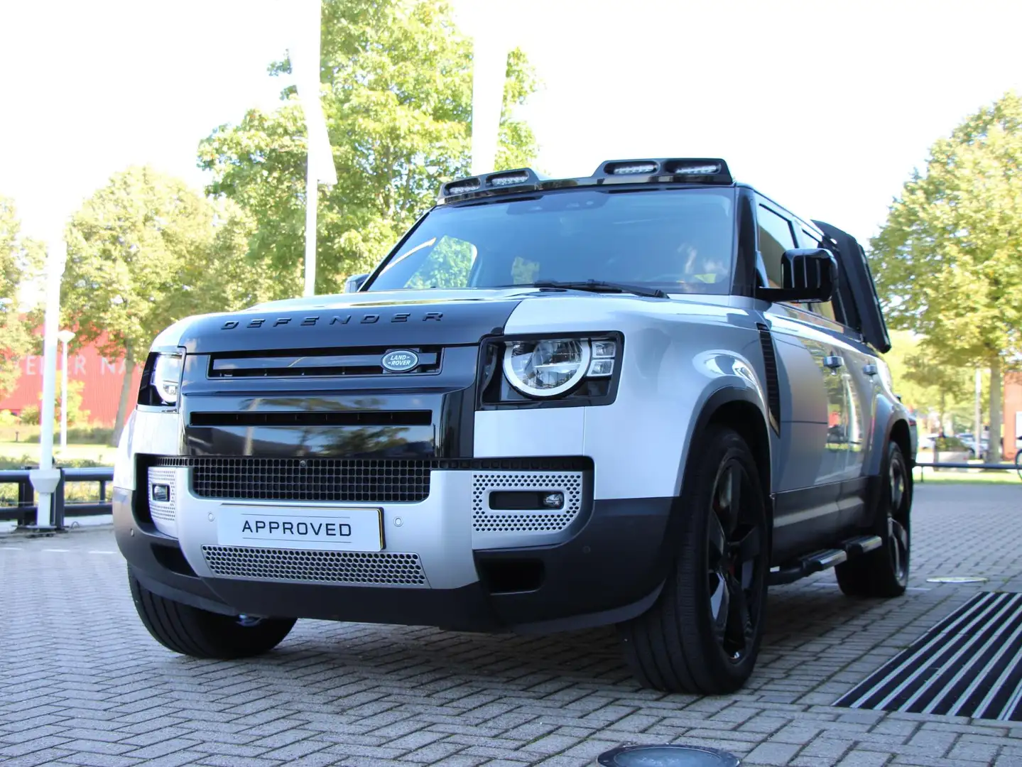 Land Rover Defender 110 P400e S | Panorama dak |Off Road pakket Silber - 2
