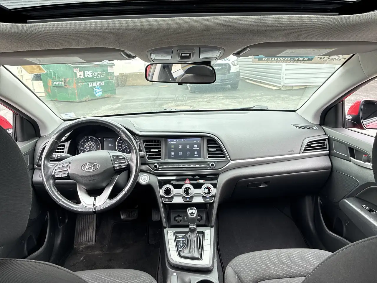 Hyundai ELANTRA снимка Hyundai ELANTRA