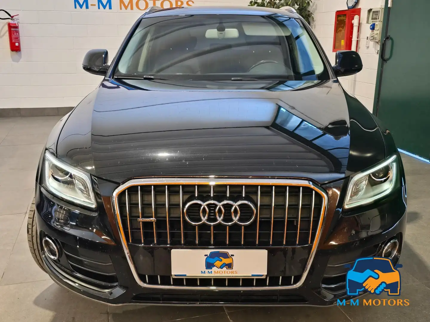 Audi Q5 2.0 tdi Business quattro 190cv s-tronic Zwart - 2