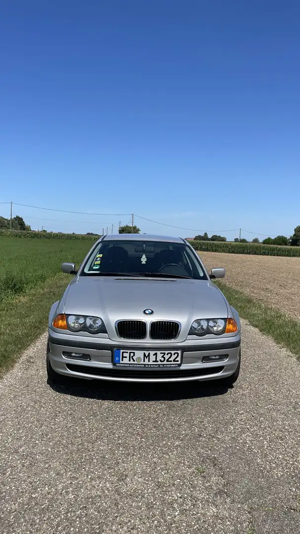 BMW 318 318i - 2