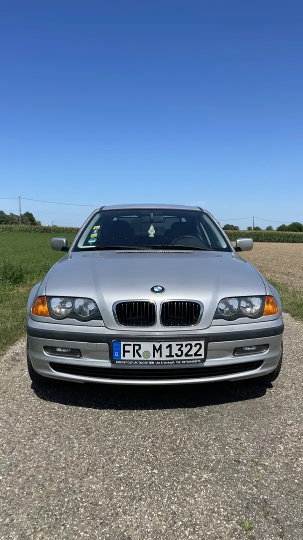 BMW 318 318i - 1